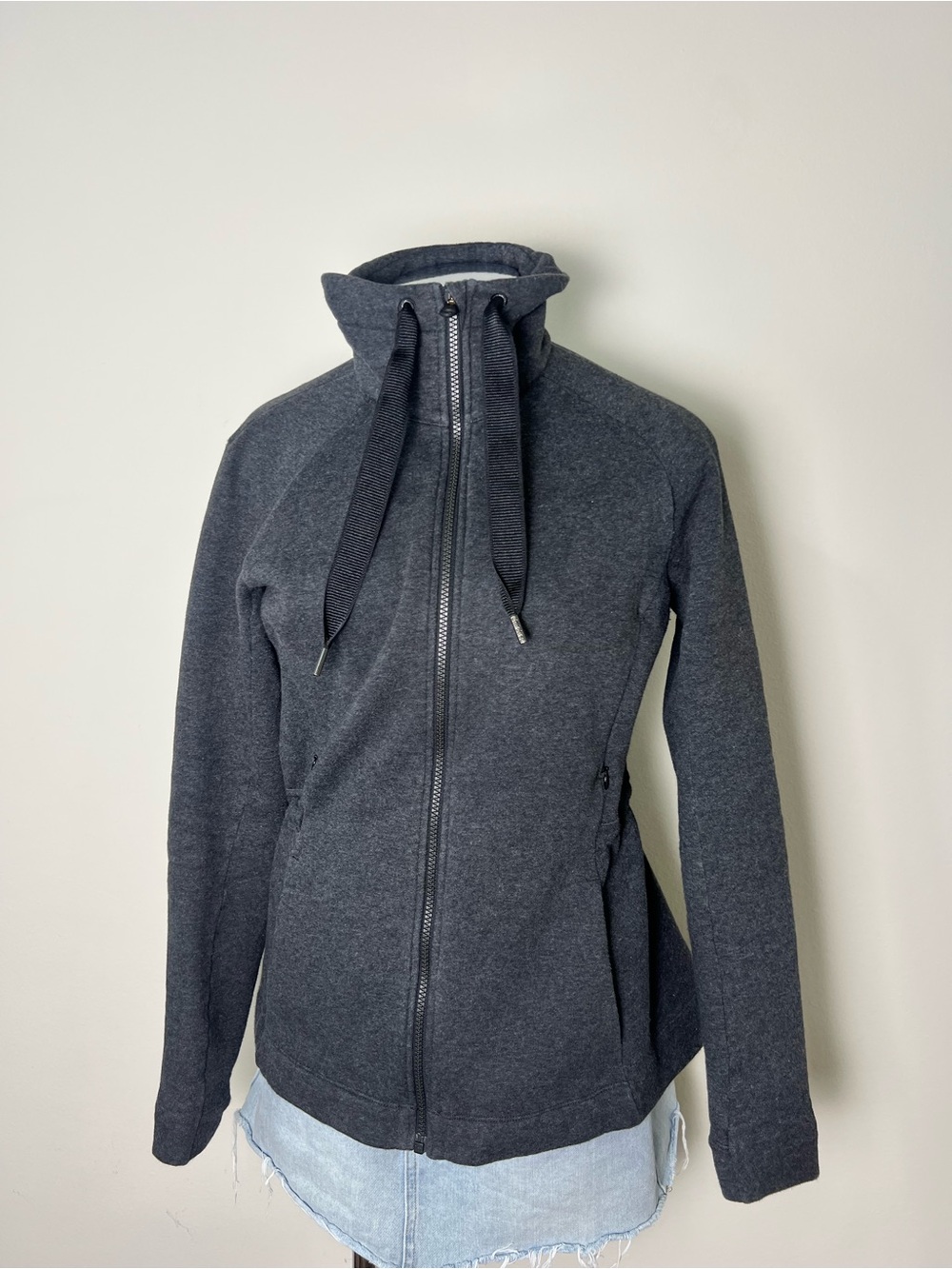 Lululemon Womens &go Take Off Jacket Size 6 Gray Full Zip Athletic Running - Picture 4 of 14